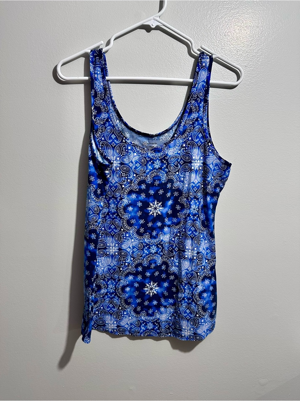 No Boundaries Blue Paisley Scoop Neck Tank Top Size XXL (1347)
